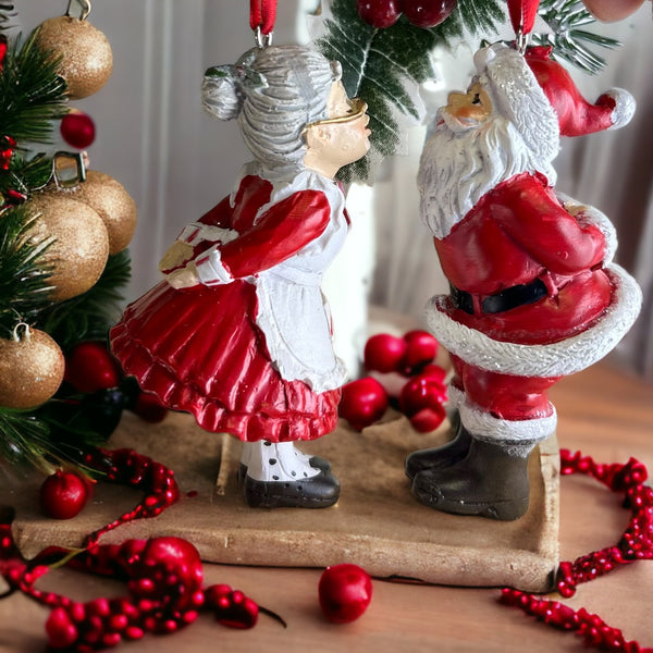 Kissing Claus Ornament